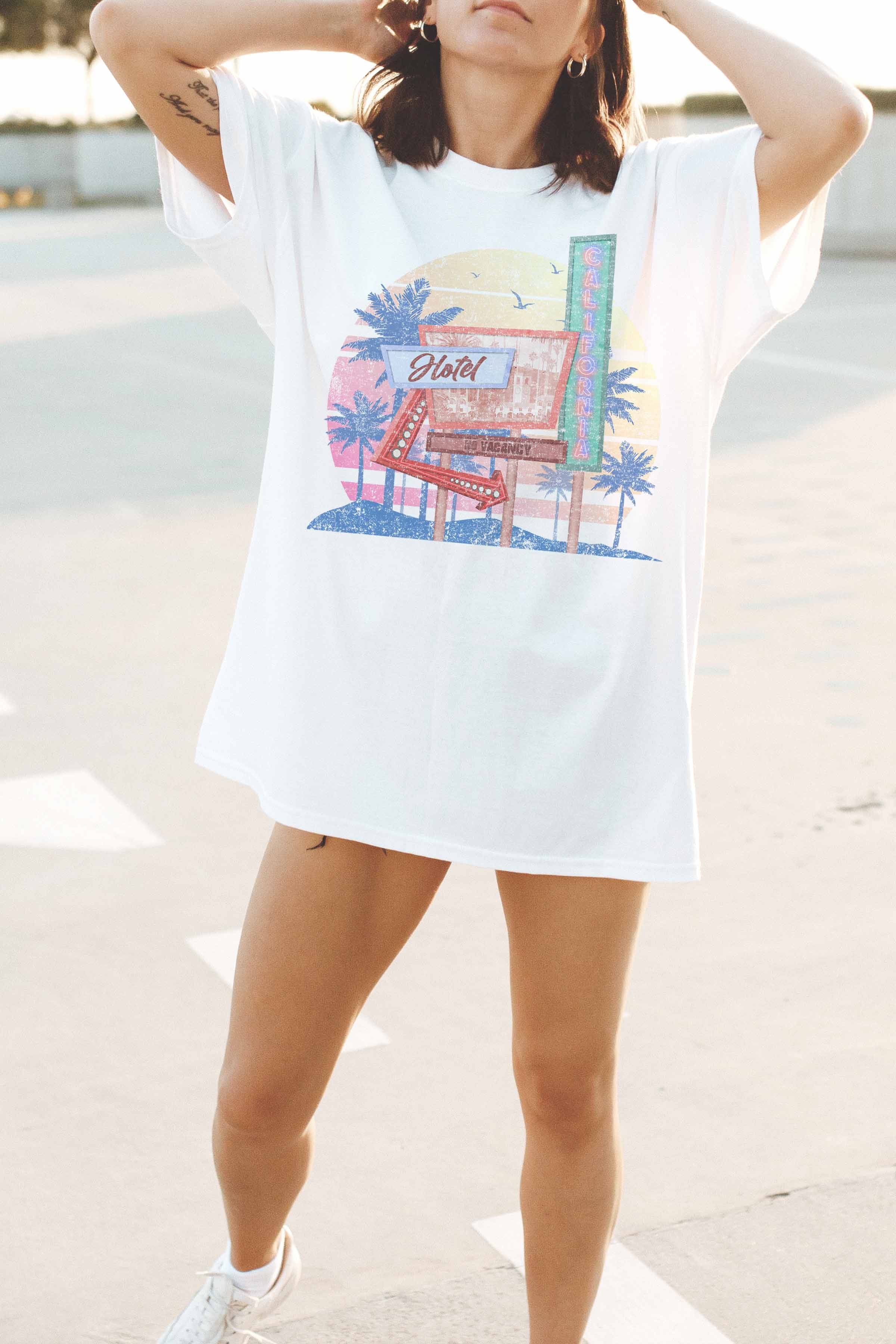 RETRO HOTEL CALIFORNIA TEE