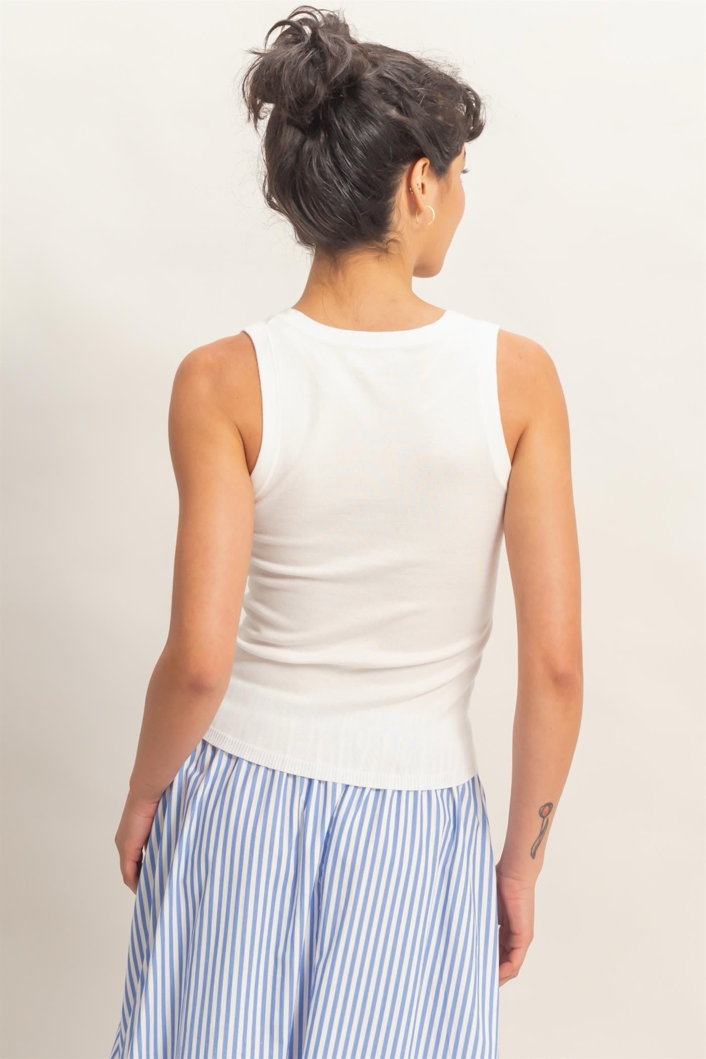 SCOOP NECK T-TOP