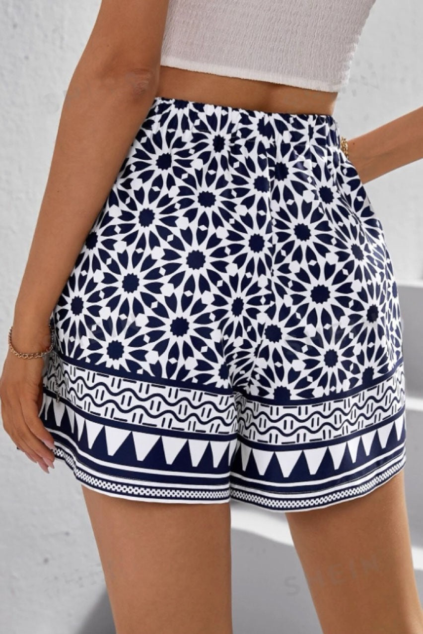 TASSEL ELASTIC SHORTS