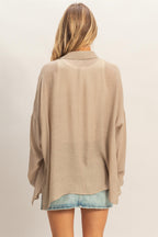 LIGHTWEIGHT BUTTON DOWN BLOUSE