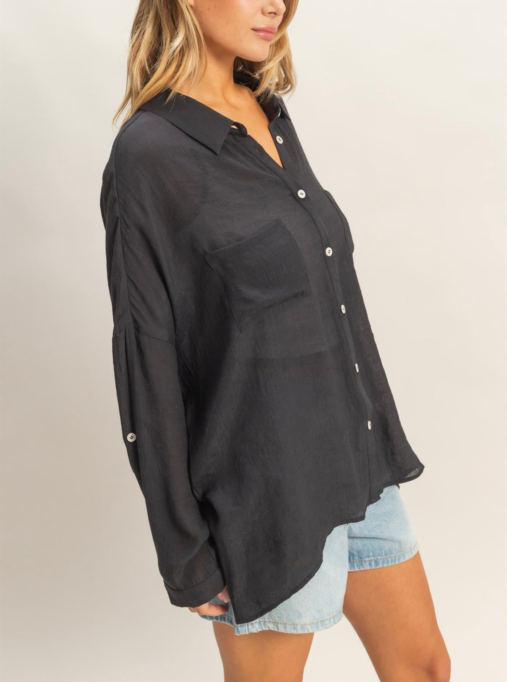 LIGHTWEIGHT BUTTON DOWN BLOUSE