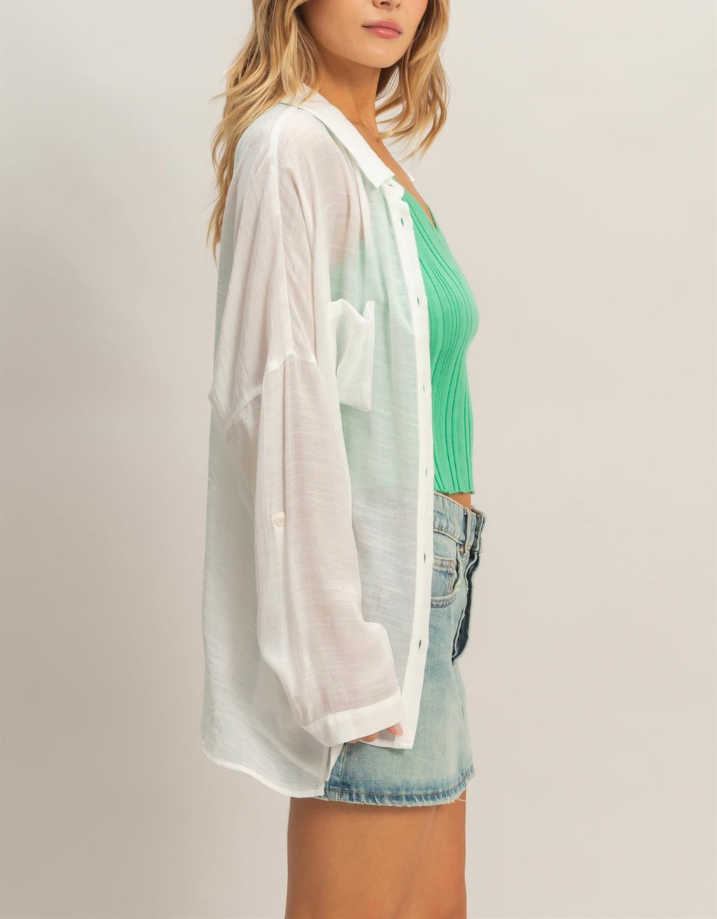 LIGHTWEIGHT BUTTON DOWN BLOUSE
