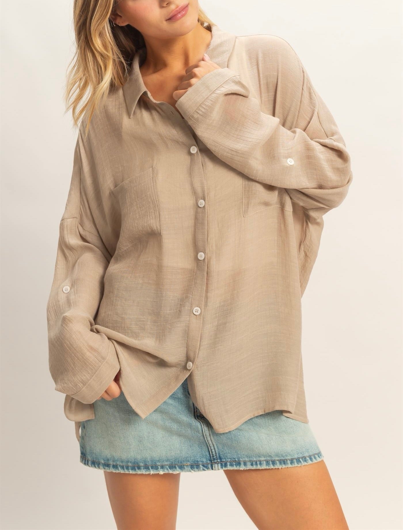 LIGHTWEIGHT BUTTON DOWN BLOUSE