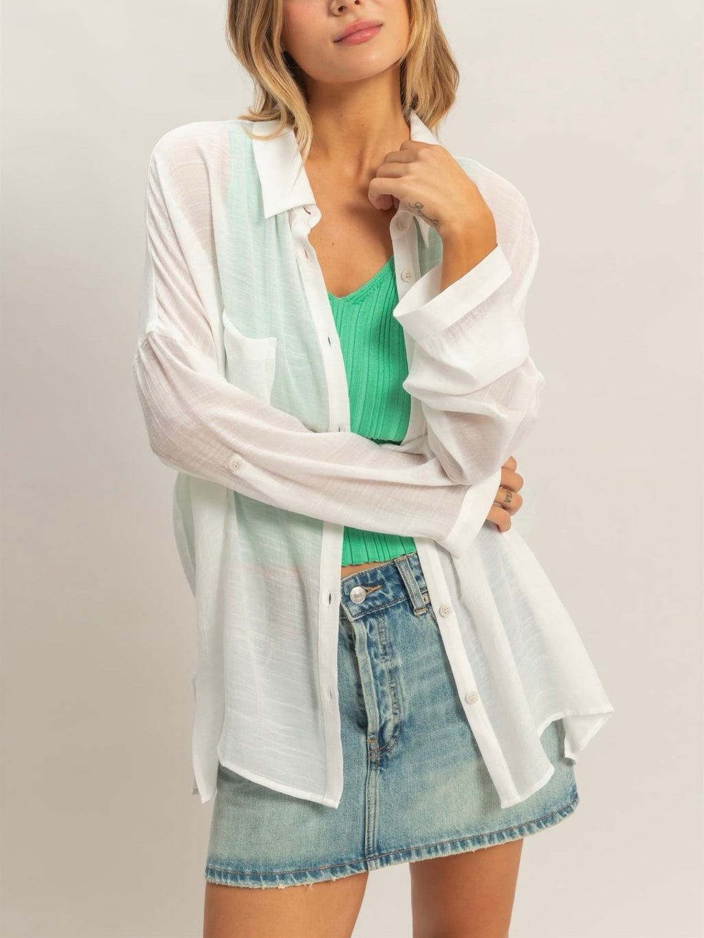 LIGHTWEIGHT BUTTON DOWN BLOUSE