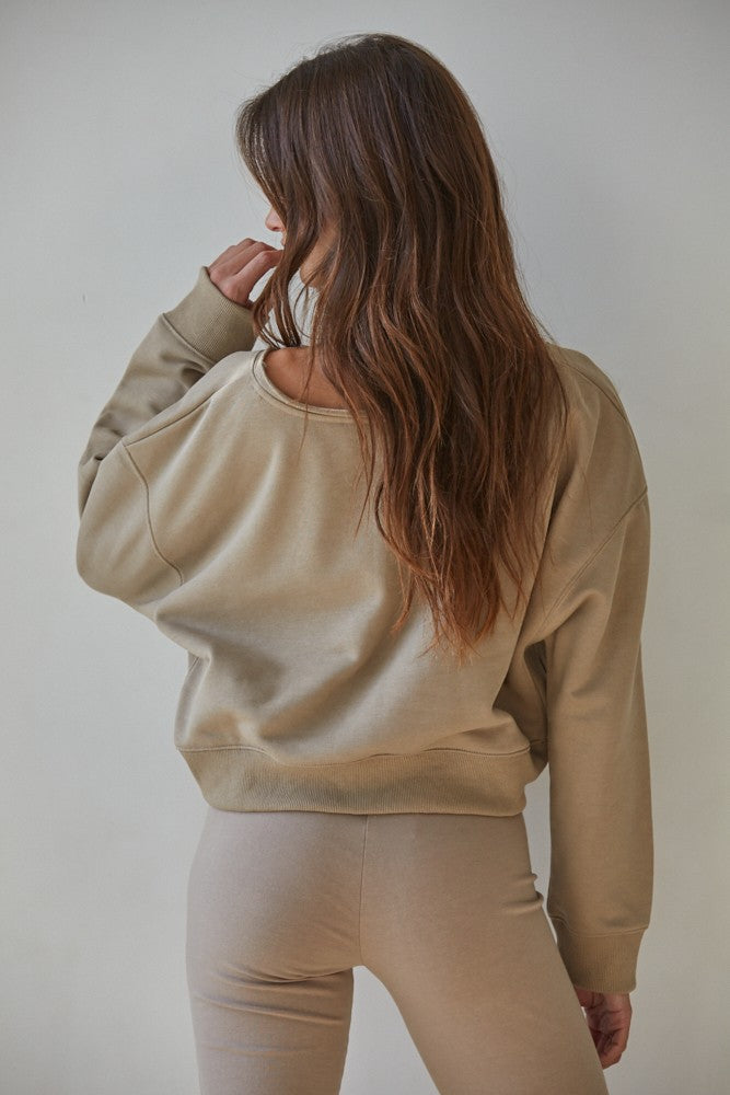ON THE GO OFF-THE-SHOULDER SWEATSHIRT