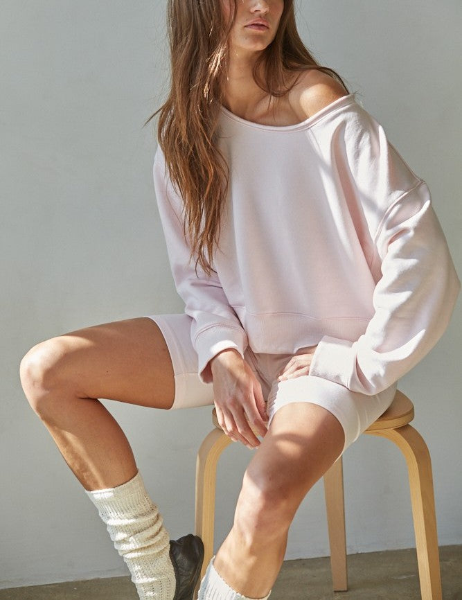 ON THE GO OFF-THE-SHOULDER SWEATSHIRT